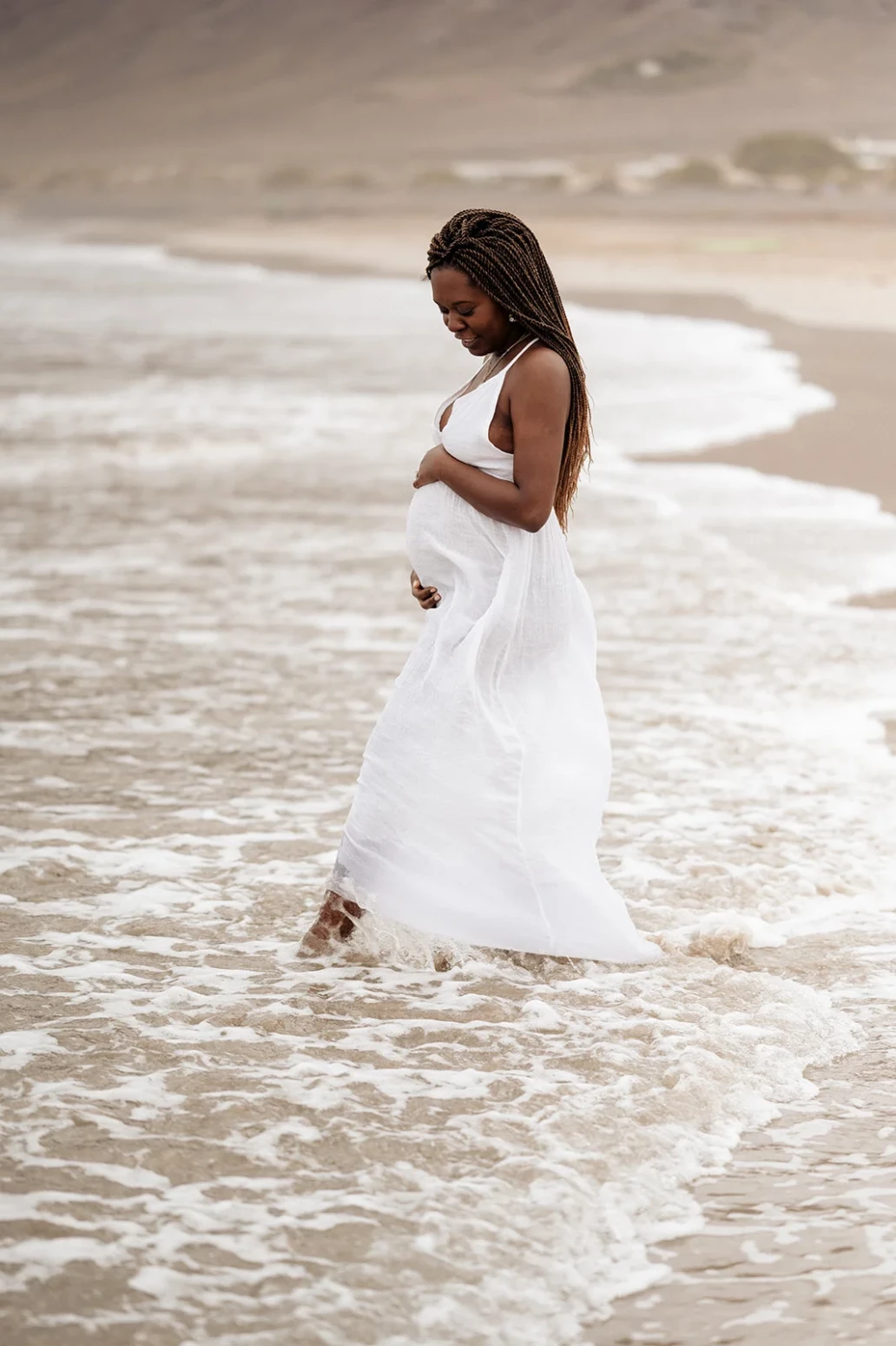 Pregnancy portrait photographer Lanzarote Lucilla Bellini